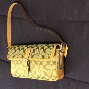 Coach Shoulder Bag in Signature Canvas